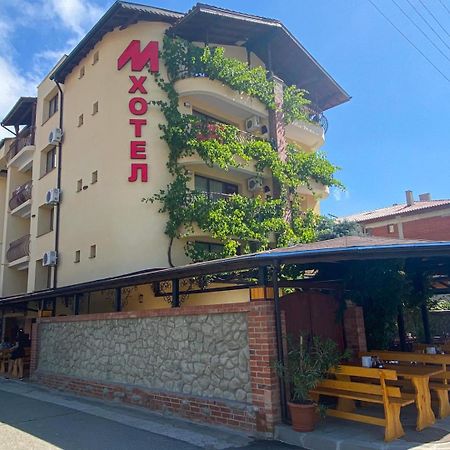 Хотел М1 Hotell Primorsko Exteriör bild
