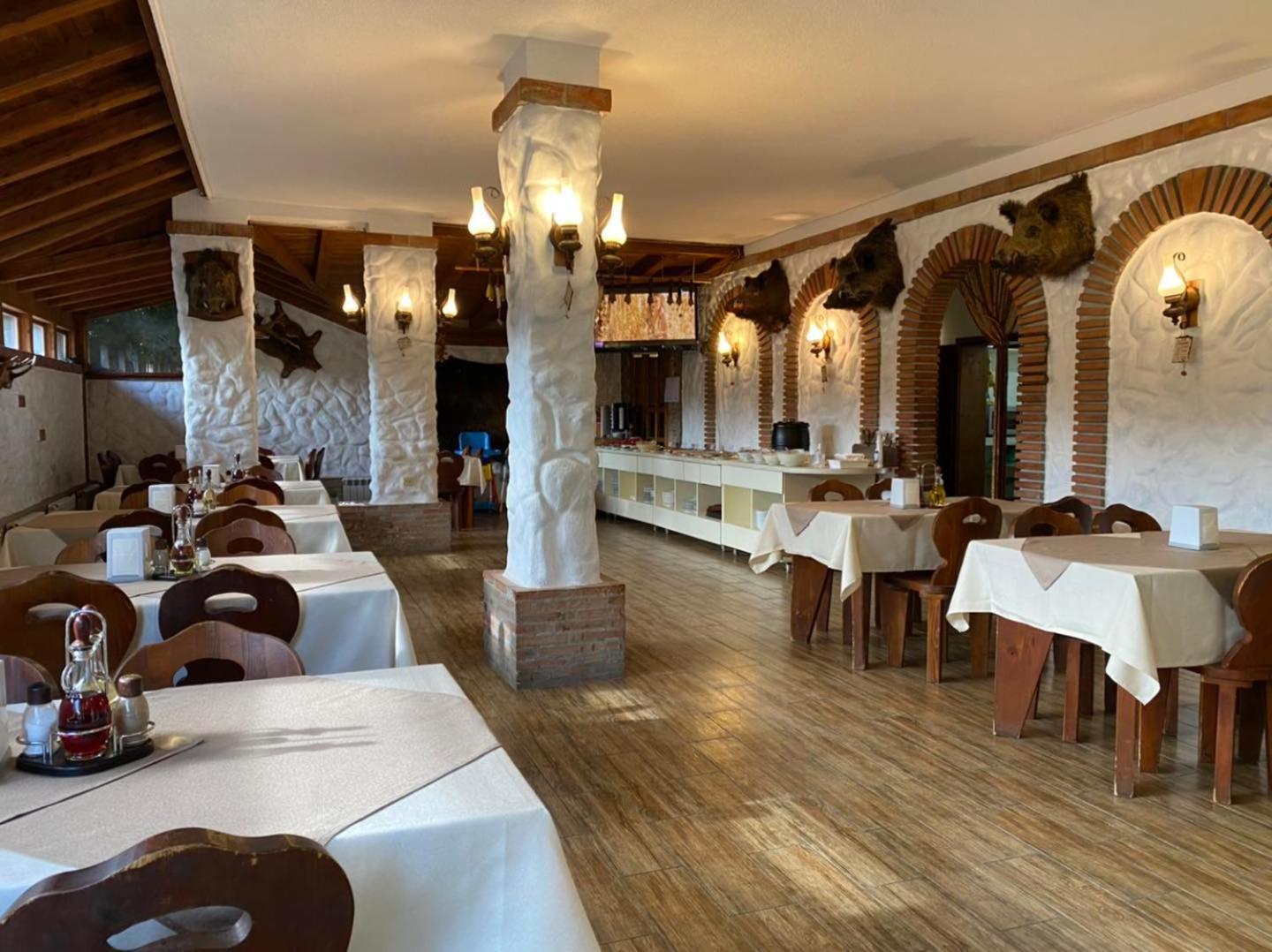 Хотел М1 Hotell Primorsko Exteriör bild